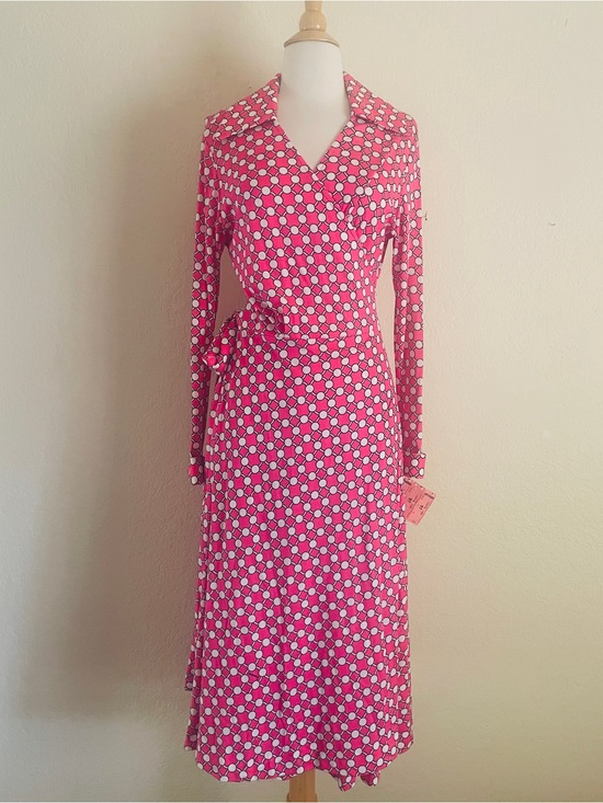 Saks Fifth Avenue Dresses & Skirts - Vintage 70’s Wrap Dress